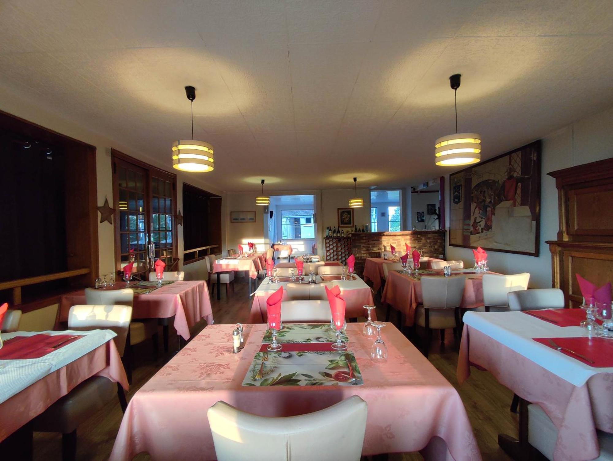 Aux Trois Rois Hotel Pont-Sur-Yonne Kültér fotó