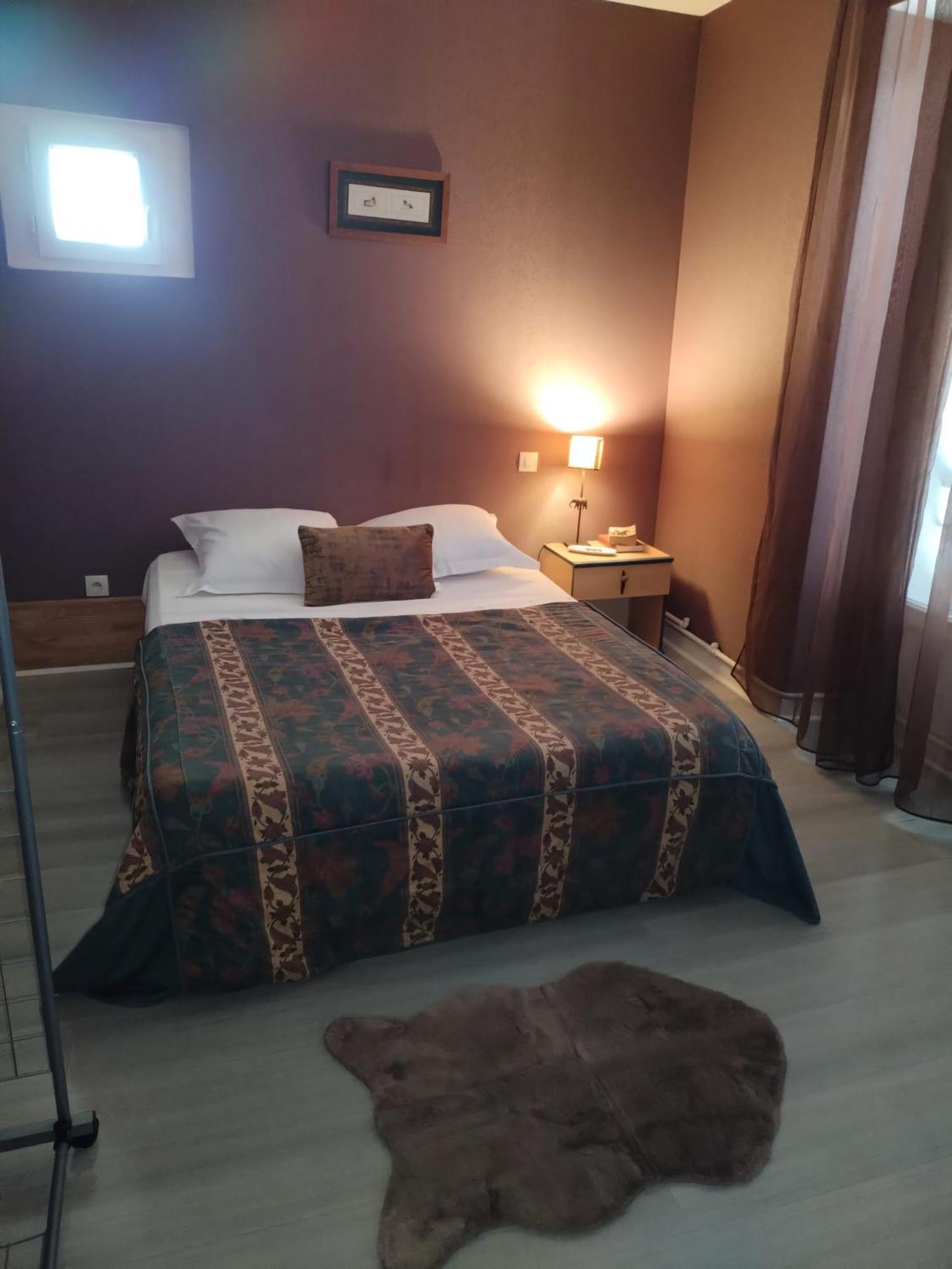 Aux Trois Rois Hotel Pont-Sur-Yonne Kültér fotó