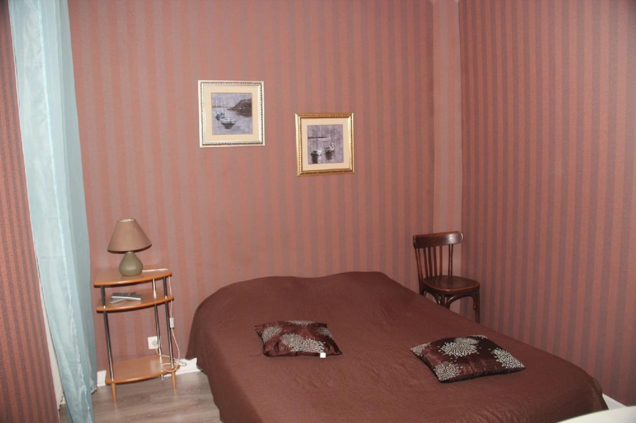 Aux Trois Rois Hotel Pont-Sur-Yonne Kültér fotó
