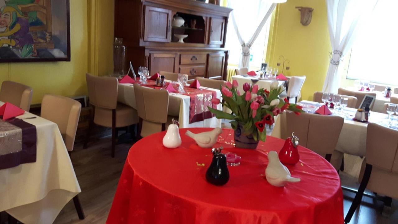 Aux Trois Rois Hotel Pont-Sur-Yonne Kültér fotó